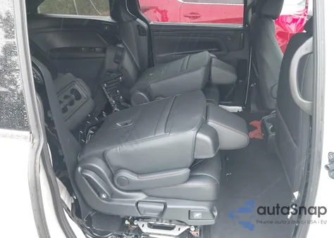 2023 Honda Odyssey Sport z USA, uszkodzony, nr VIN 5FNRL6H76PB022180